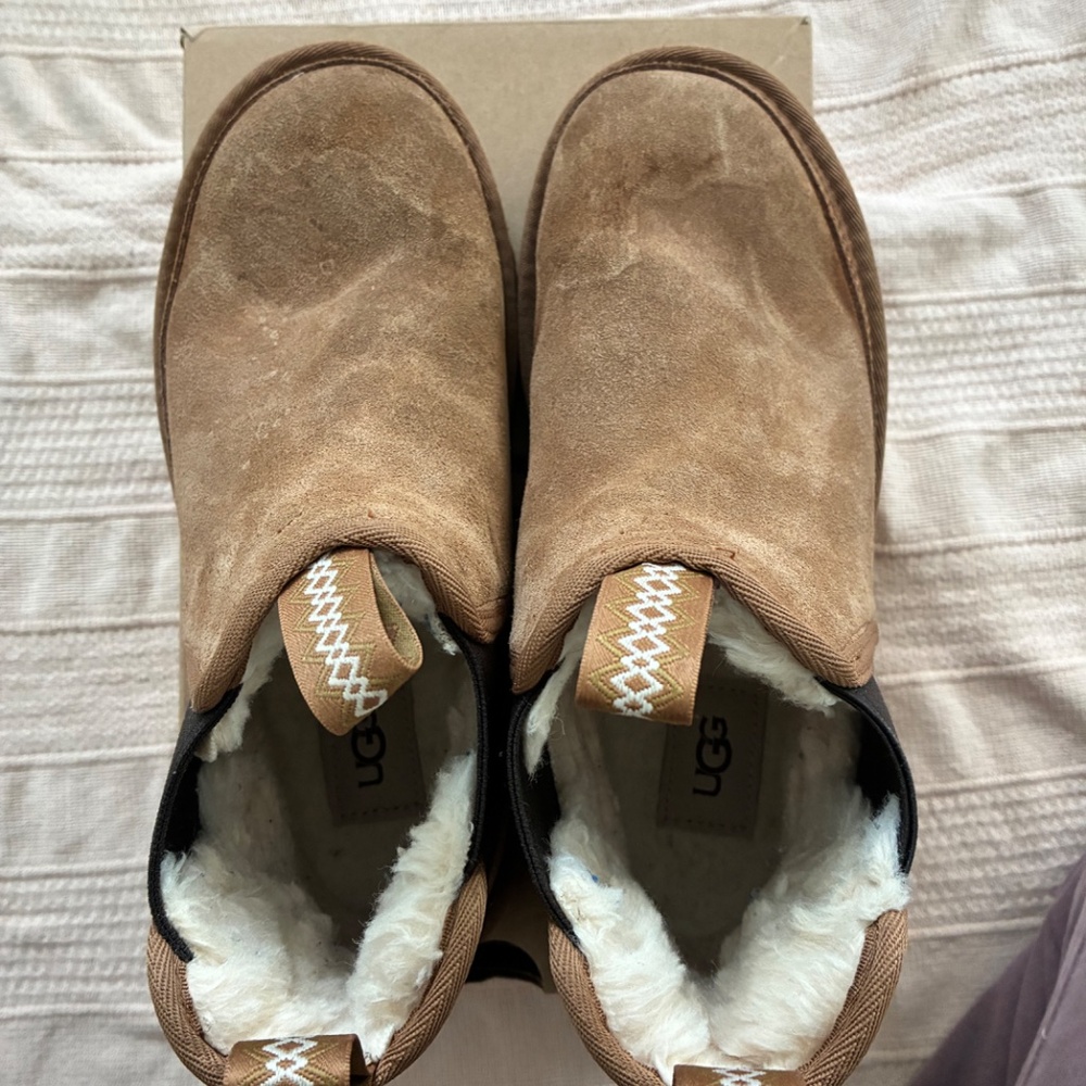 Ugg - kids boots (boys 7) - Picture 2 of 7